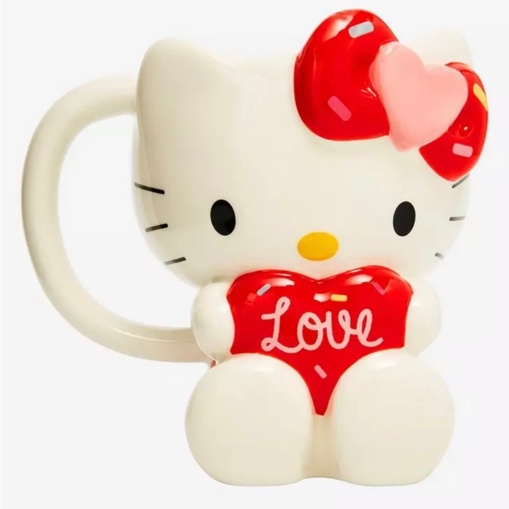 Hello kitty love mug